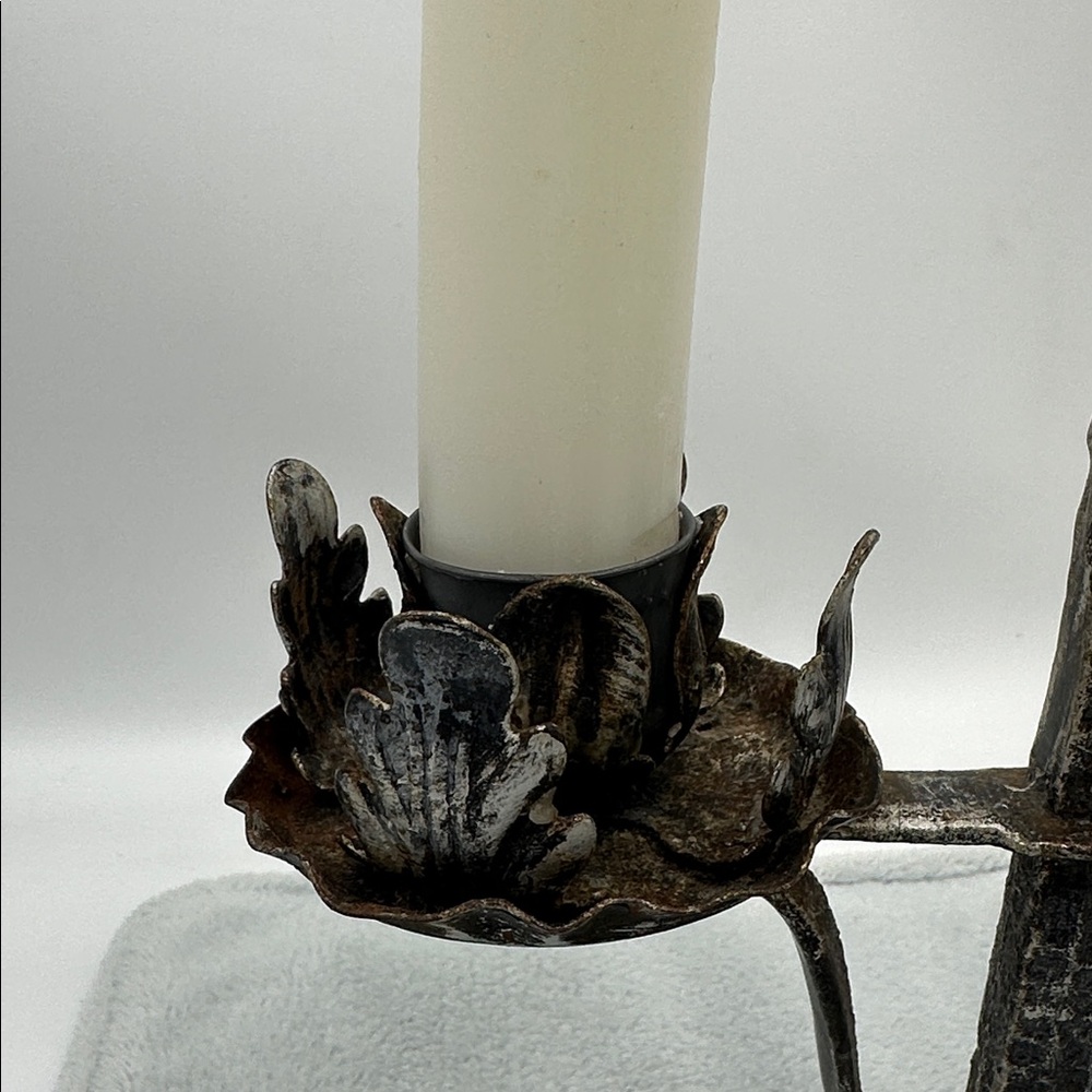 Vintage Wrought Iron 2 Larger Candelabra Leaf Motif’s - Picture 3 of 10